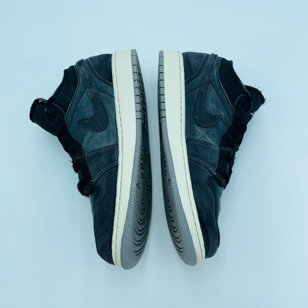 AIR JORDAN 1 LOW SE CRAFT GRADE SCHOOL LIFESTYLE SHOES - Picture 6 of 11